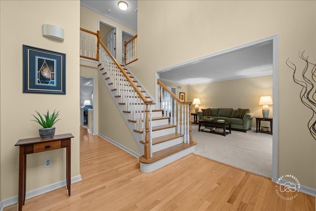 202 Windsor Circle, St. Charles, IL 60175