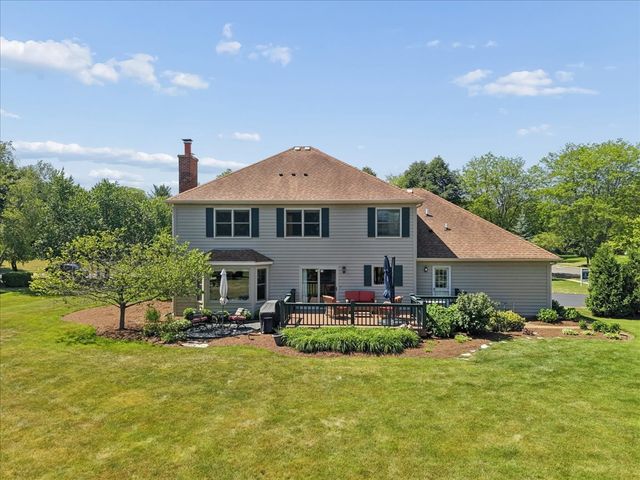 202 Windsor Circle, St. Charles, IL 60175