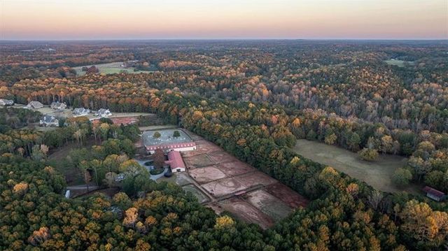 3055A Spring Hill Drive, Monroe, GA 30656