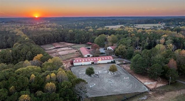 3055A Spring Hill Drive, Monroe, GA 30656