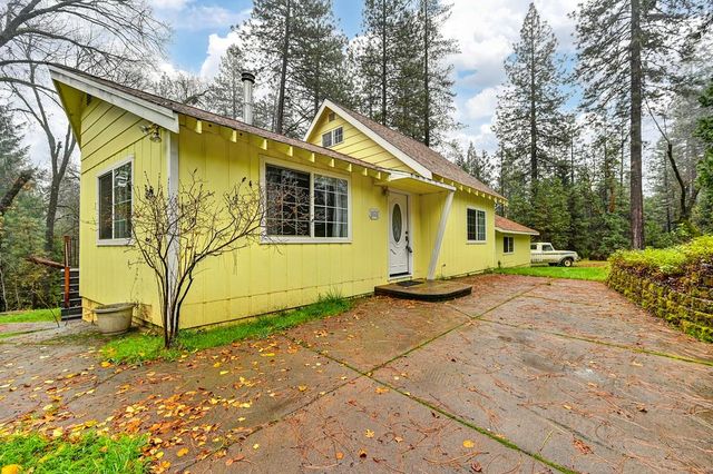 5045 Cedar Dr, Georgetown, CA 95634