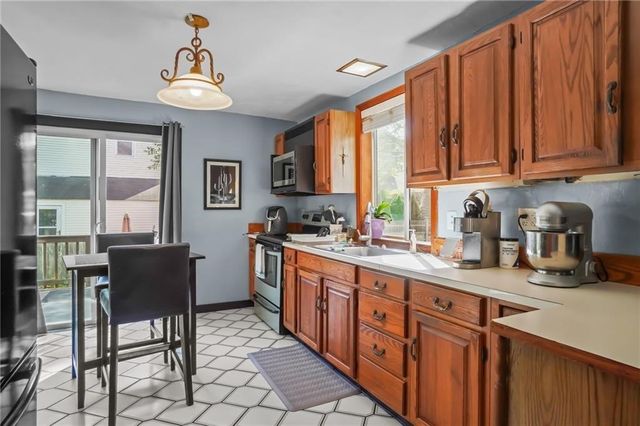 19 Slocum Street, Newport, RI 02840