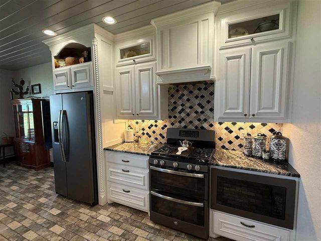 2380 NE 135th St, Lawton, OK 73507