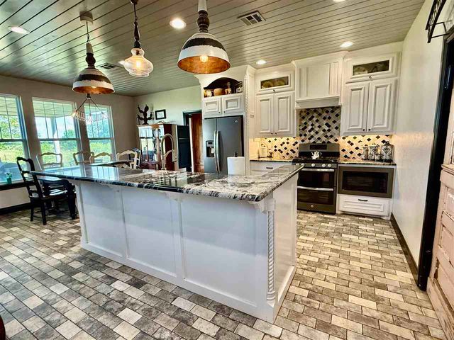 2380 NE 135th St, Lawton, OK 73507