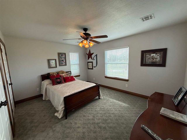 2380 NE 135th St, Lawton, OK 73507