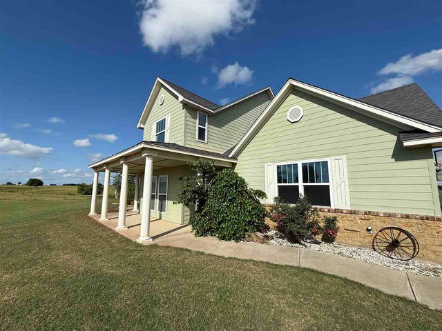 2380 NE 135th St, Lawton, OK 73507