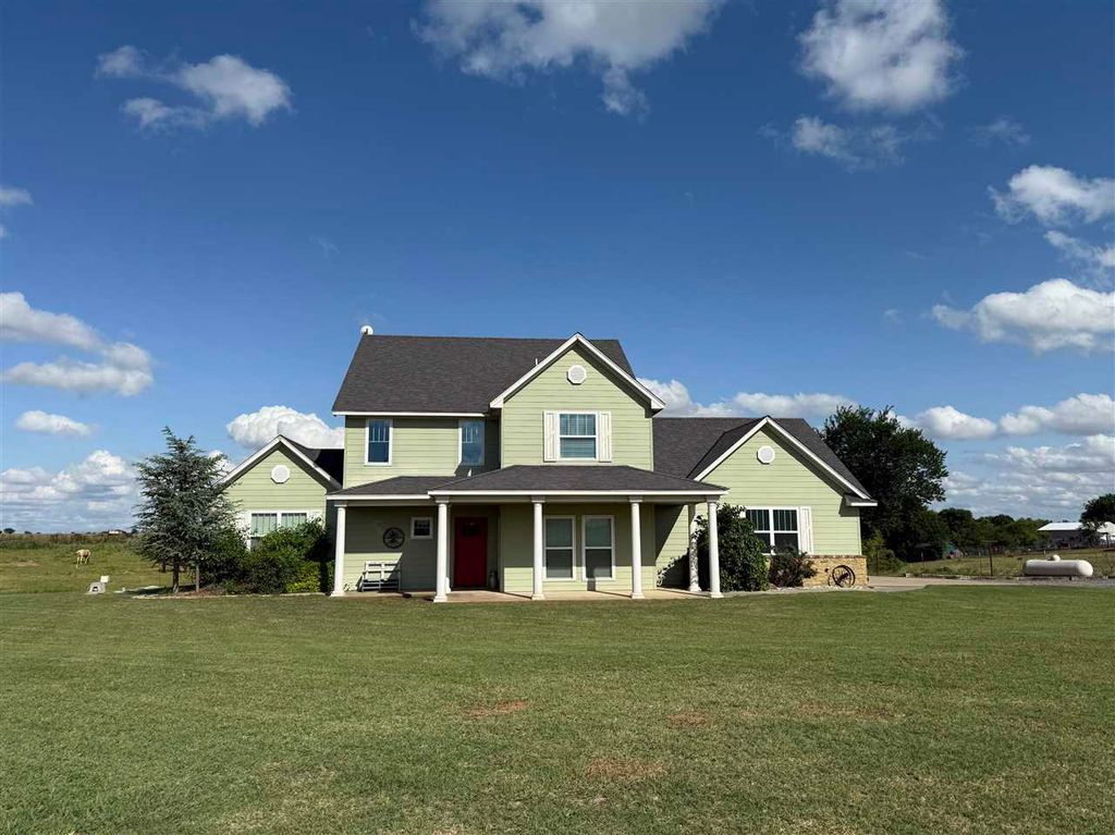 2380 NE 135th St, Lawton, OK 73507