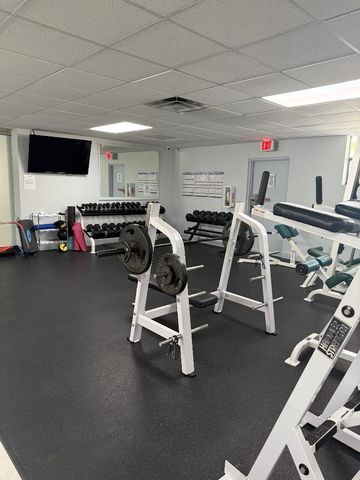 600 Parkview Dr 826, Hallandale Beach, FL 33009