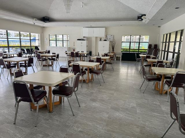 600 Parkview Dr 826, Hallandale Beach, FL 33009