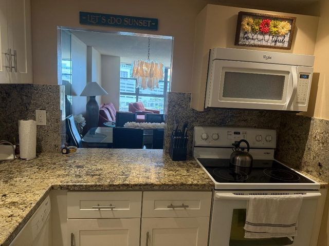 600 Parkview Dr 826, Hallandale Beach, FL 33009