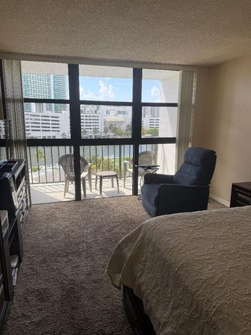 600 Parkview Dr 826, Hallandale Beach, FL 33009