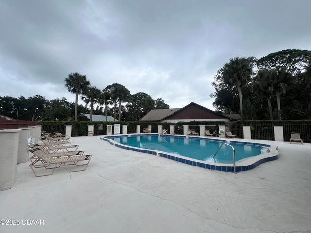 816 Stonybrook Circle, Port Orange, FL 32127