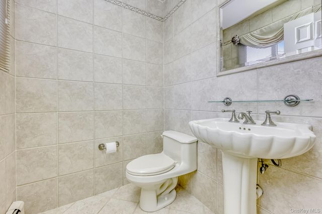 17 Brookline Way, New City, NY 10956