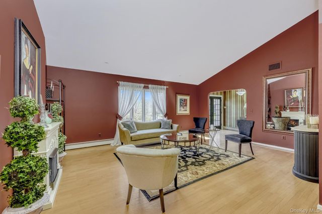 17 Brookline Way, New City, NY 10956