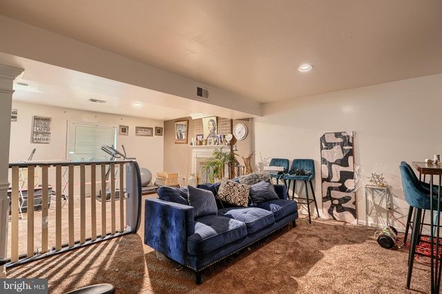 1810 HOLLYDALE RD, Fort Washington, MD 20744