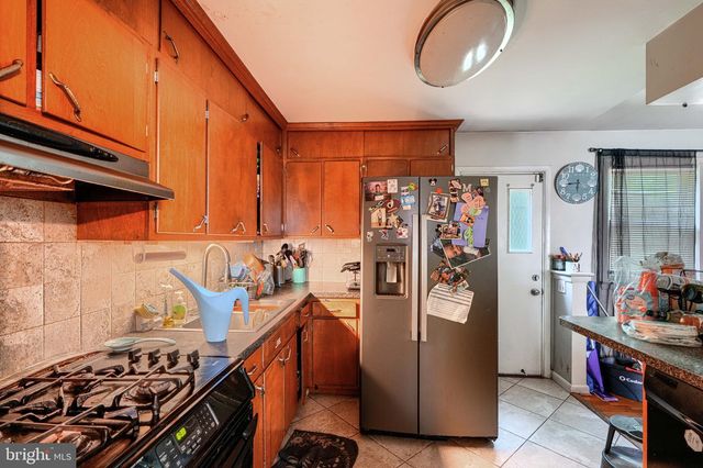 1810 HOLLYDALE RD, Fort Washington, MD 20744