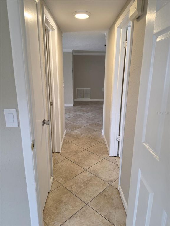 Image 15 of property listing at 5440 RIDDLE ROAD, Holiday, FL 34690