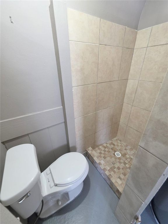 Image 16 of property listing at 5440 RIDDLE ROAD, Holiday, FL 34690