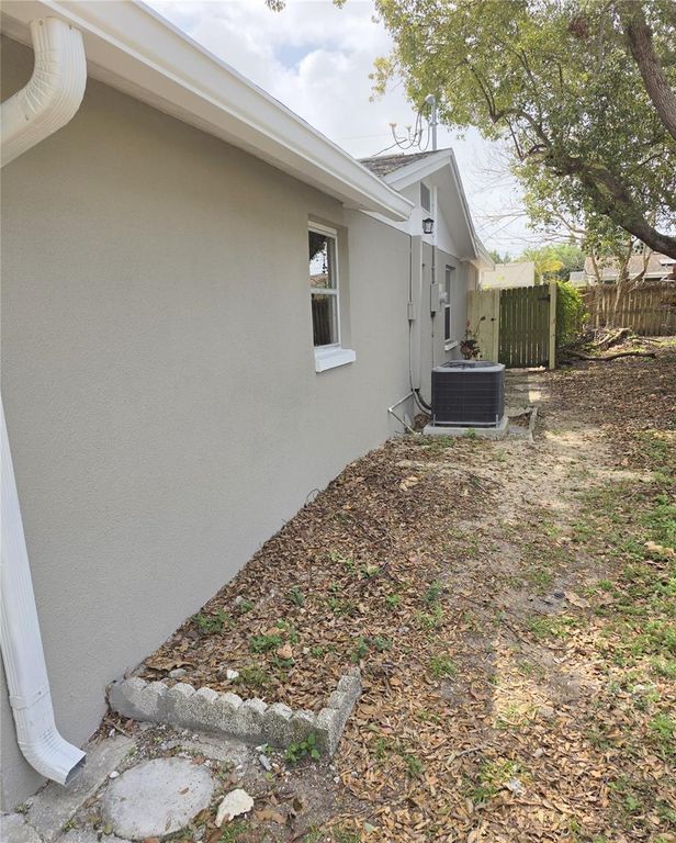 Image 28 of property listing at 5440 RIDDLE ROAD, Holiday, FL 34690