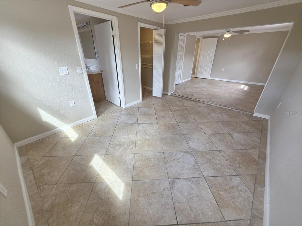 Image 4 of property listing at 5440 RIDDLE ROAD, Holiday, FL 34690