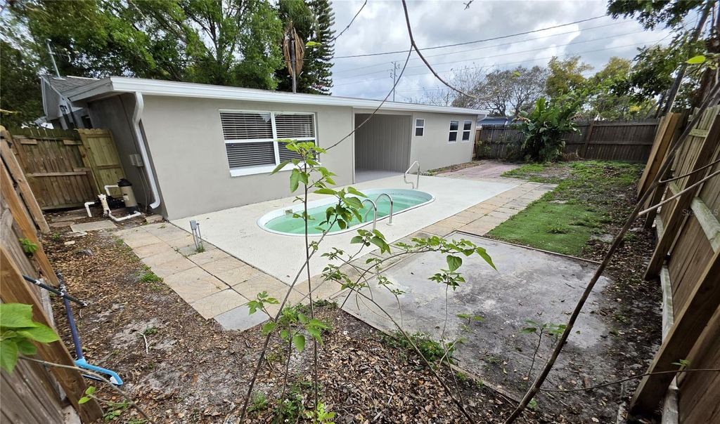 Image 8 of property listing at 5440 RIDDLE ROAD, Holiday, FL 34690