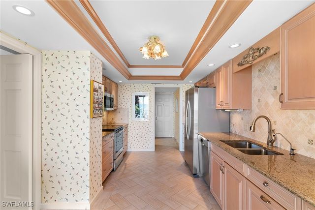 1285 Gulf Shore BLVD N 2B, Naples, FL 34102