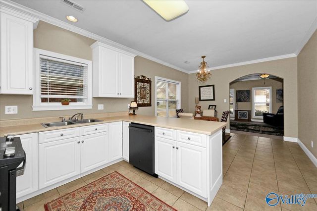 992 Tracey Lane, Decatur, AL 35603