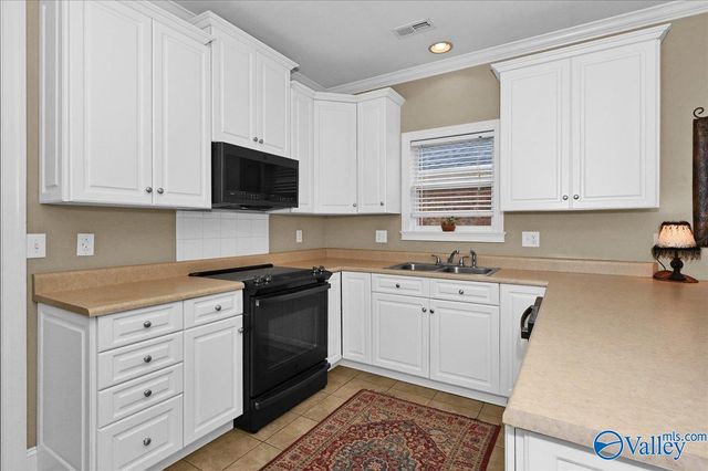 992 Tracey Lane, Decatur, AL 35603