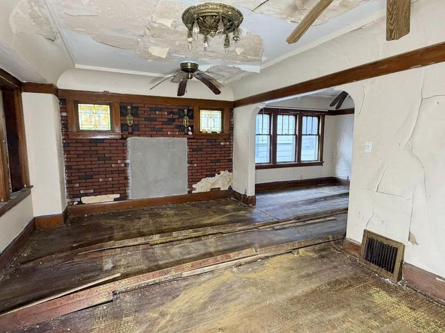 4621 N 30th STREET, Milwaukee, WI 53209