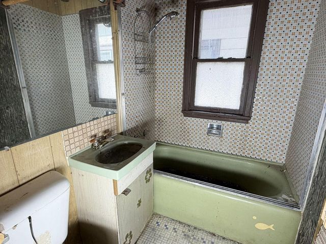 4621 N 30th STREET, Milwaukee, WI 53209