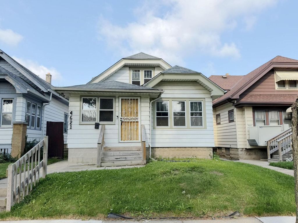 4621 N 30th STREET, Milwaukee, WI 53209