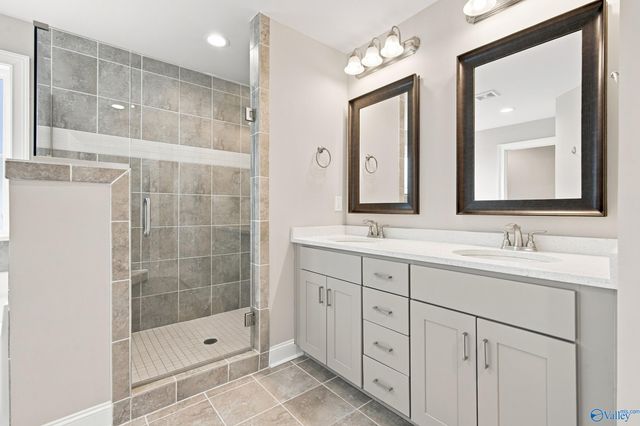 15543 Ironcrest Drive NW, Harvest, AL 35749