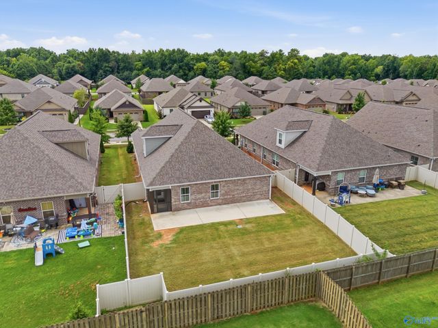 15543 Ironcrest Drive NW, Harvest, AL 35749