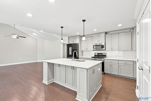 15543 Ironcrest Drive NW, Harvest, AL 35749