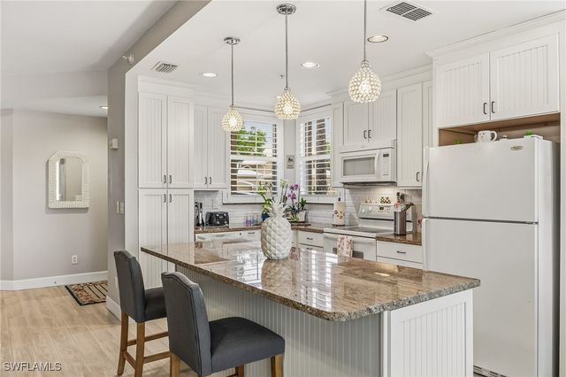 24796 Lakemont Cove LN 101, Bonita Springs, FL 34134