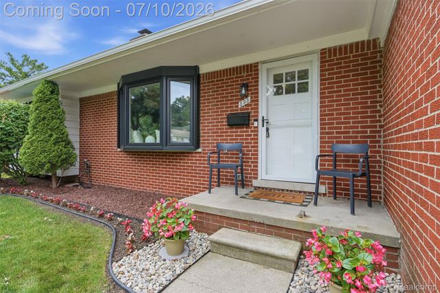 595 Byron Street, Plymouth, MI 48170