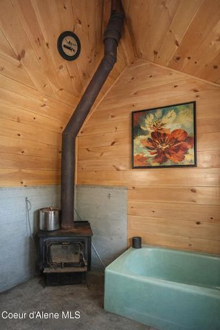 391 Champs Rd, Bonners Ferry, ID 83805