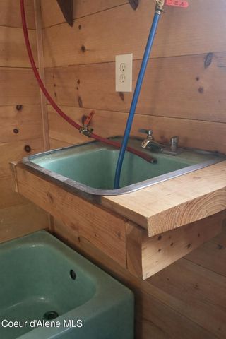 391 Champs Rd, Bonners Ferry, ID 83805