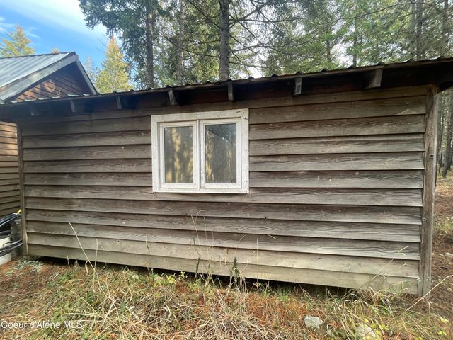 391 Champs Rd, Bonners Ferry, ID 83805