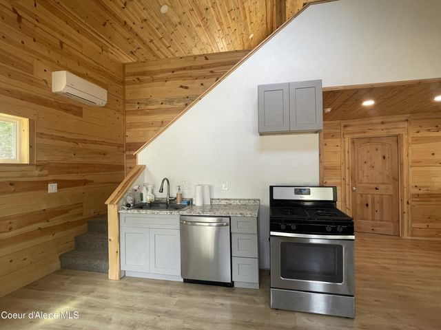 391 Champs Rd, Bonners Ferry, ID 83805