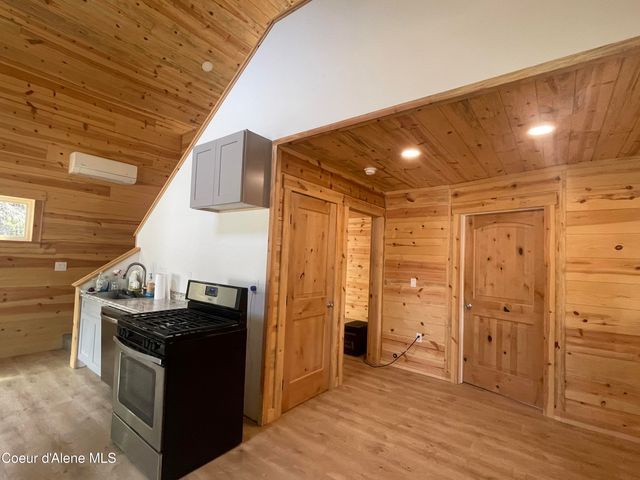 391 Champs Rd, Bonners Ferry, ID 83805