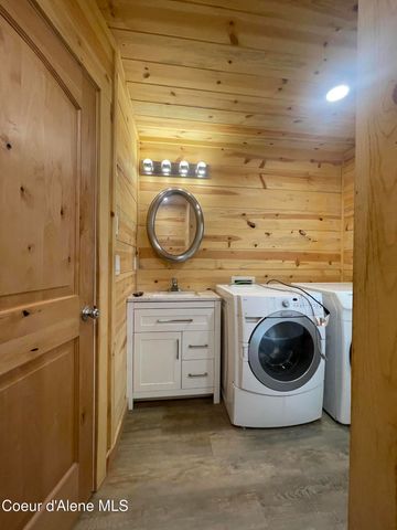 391 Champs Rd, Bonners Ferry, ID 83805