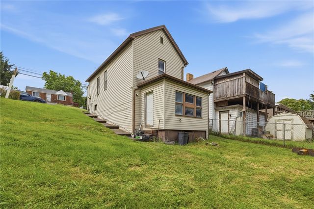 304 Division St, West Mifflin, PA 15122