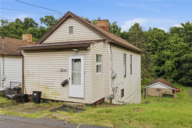 304 Division St, West Mifflin, PA 15122