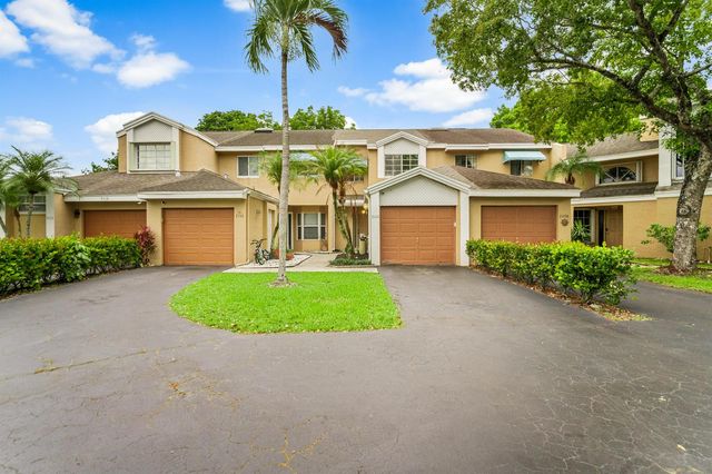 7102 Woodmont Way, Tamarac, FL 33321