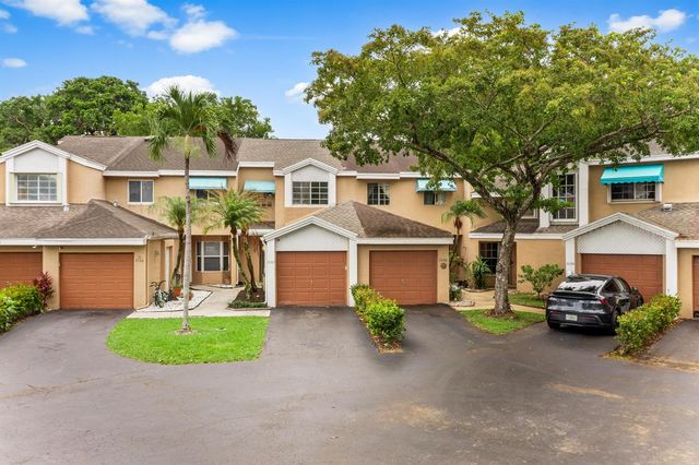 7102 Woodmont Way, Tamarac, FL 33321