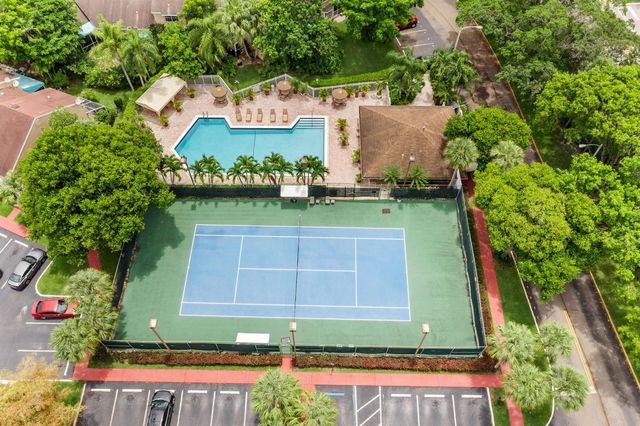 7102 Woodmont Way, Tamarac, FL 33321