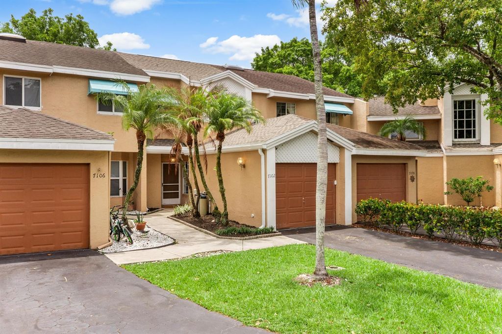 7102 Woodmont Way, Tamarac, FL 33321