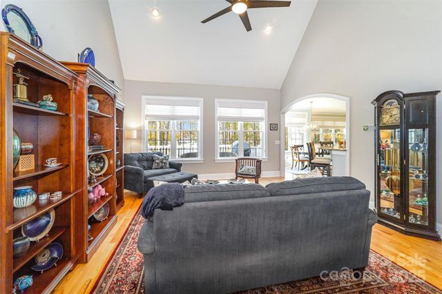 6782 Barefoot Cove Court, Denver, NC 28037