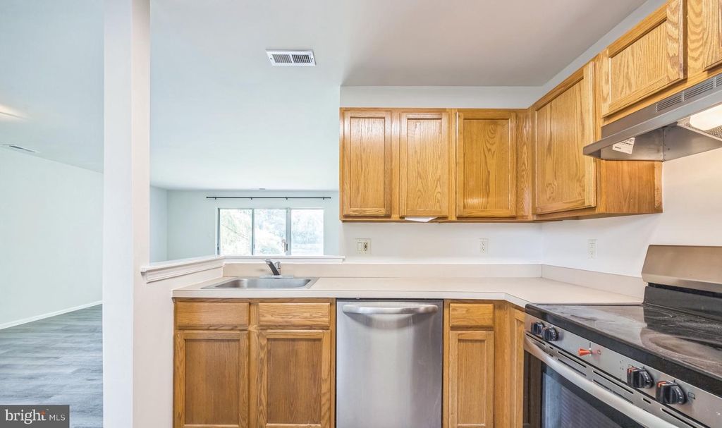 905 RABBIT RUN RD, Marlton, NJ 08053